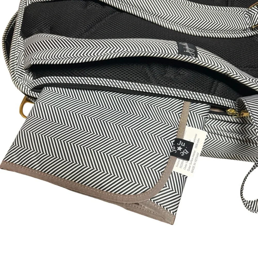 Ju-ju-be Be Right Back Diaper Bag - Picture 12 of 16